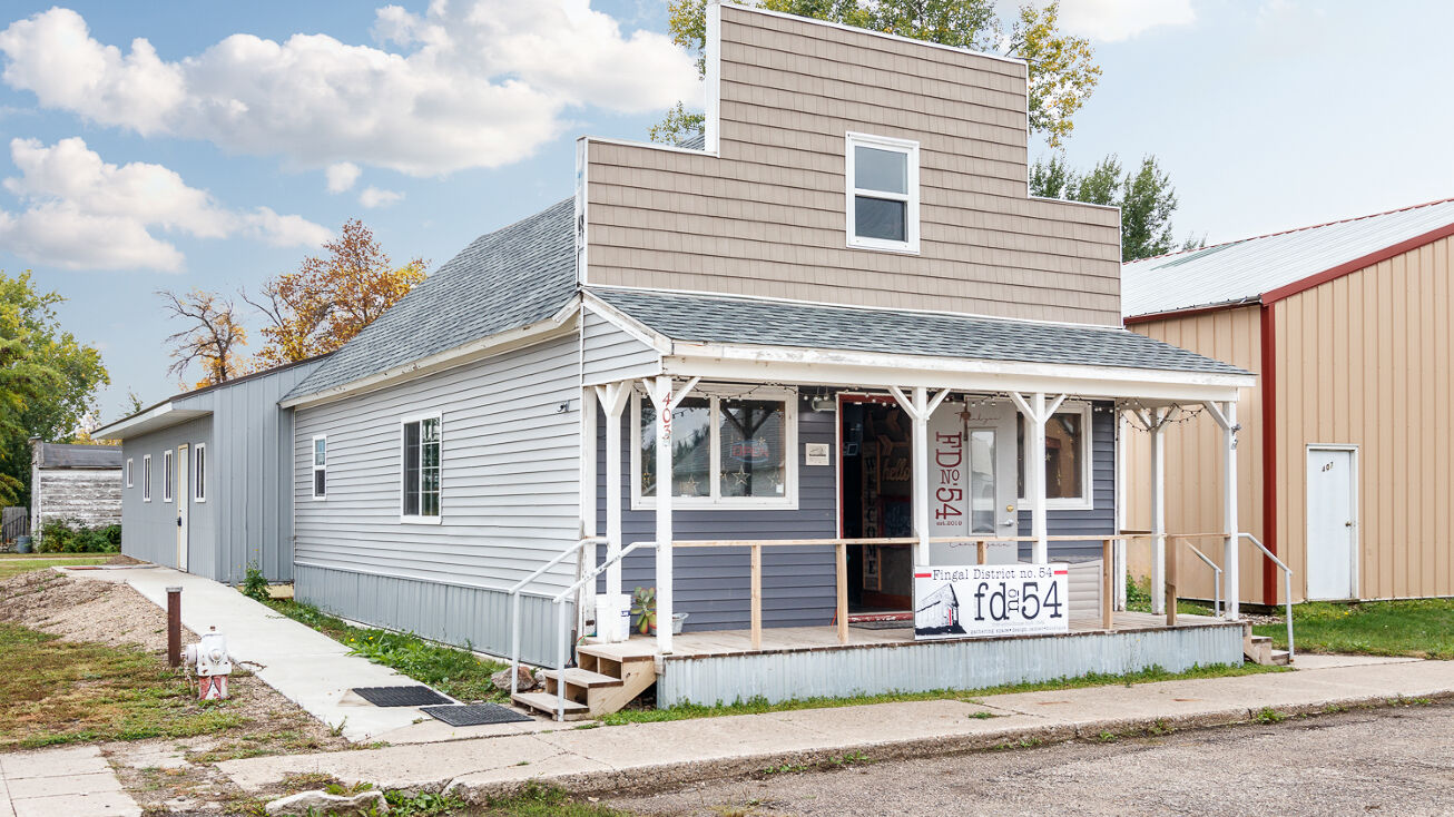 403 3rd St, Fingal, ND 58031
