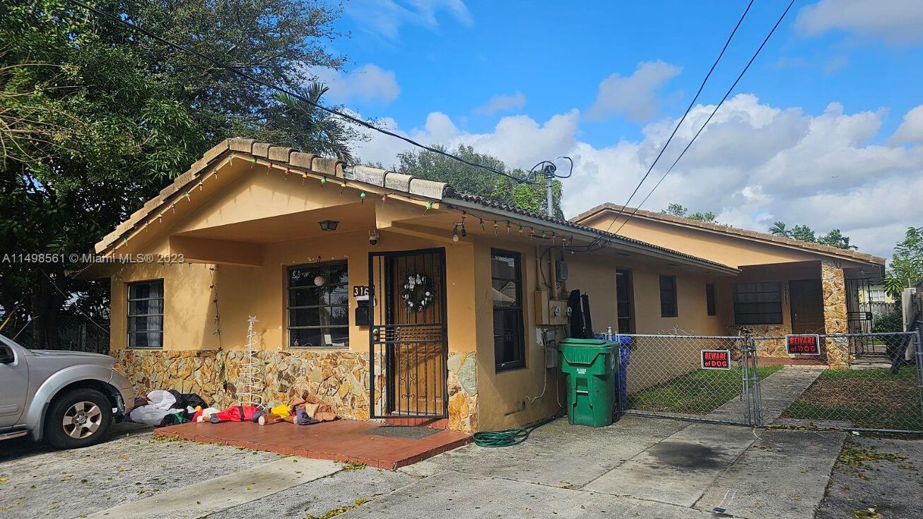 31653167 SW 4th St, Miami, FL 33135