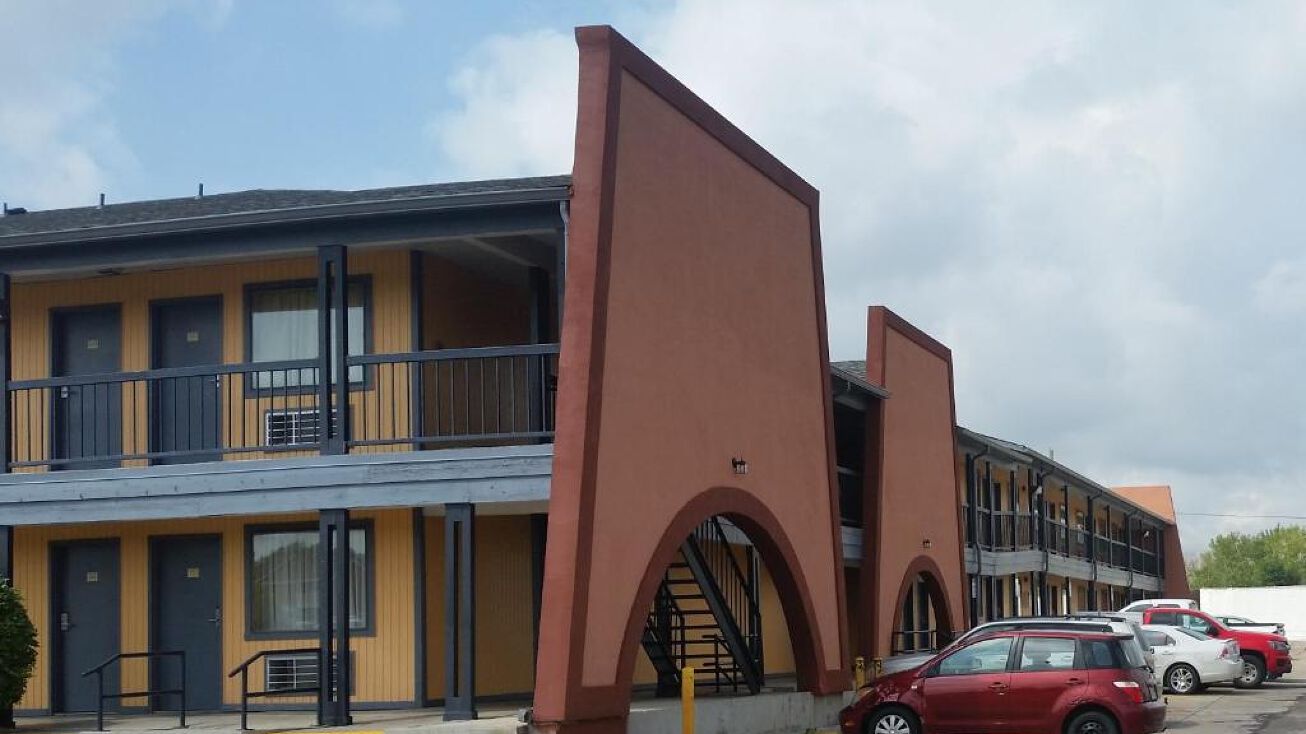 2100 Coulter St, Amarillo, TX 79106