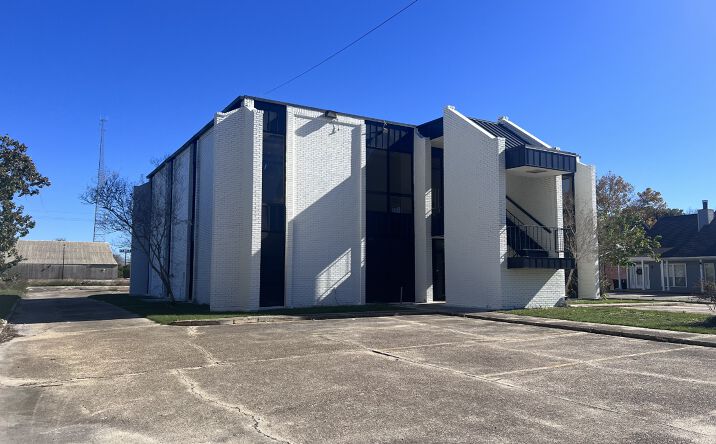 Pictures of Office property located at 141 Ocean Dr, Baton Rouge, LA 70806 for sales - image #1