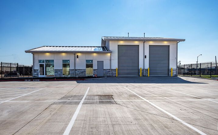 Pictures of Industrial property located at 875 W Kearney St, Mesquite, TX 75149 for sales - image #1