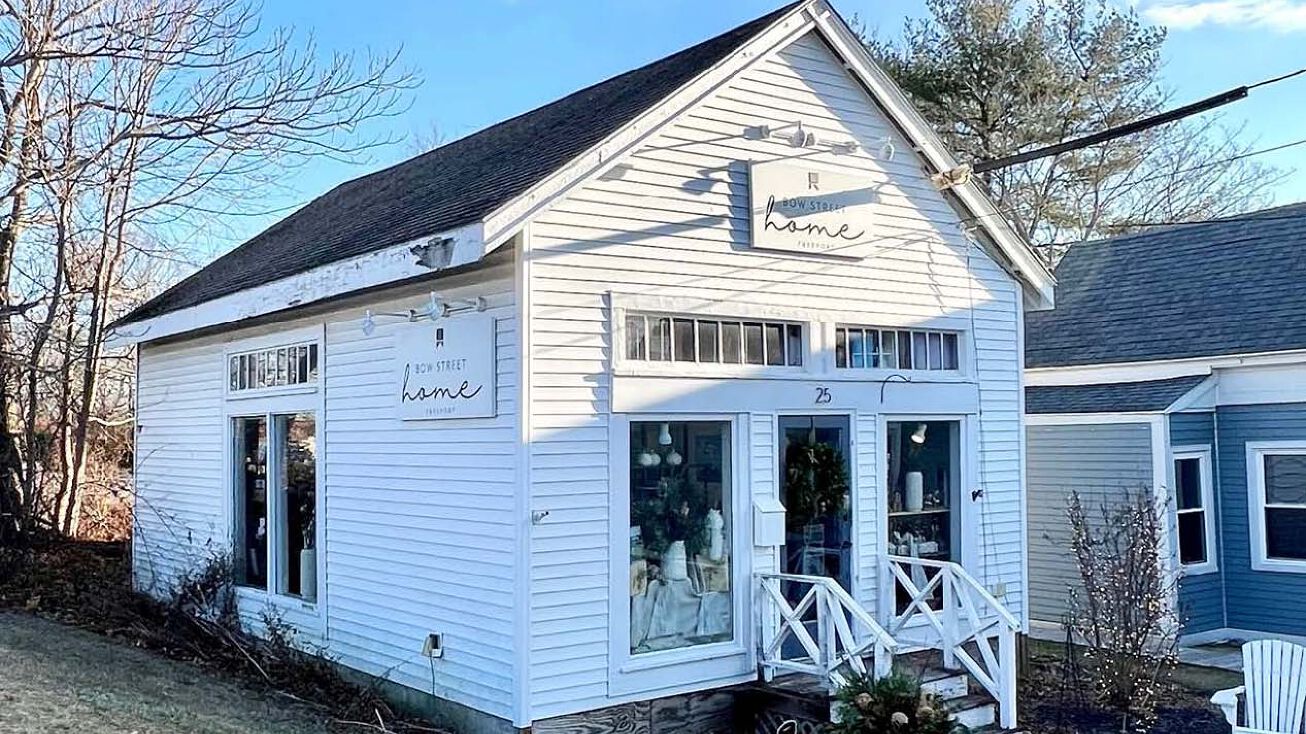 25 Bow St, Freeport, ME 04032