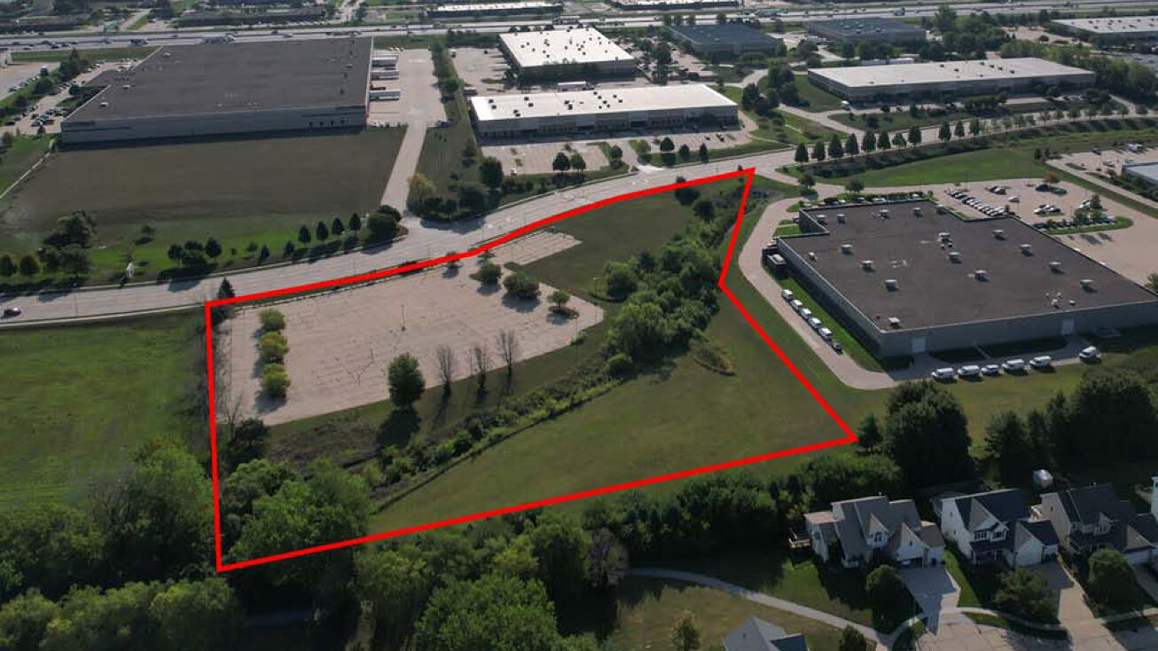 4230 121st St, Urbandale, IA 50323