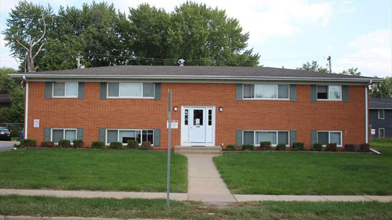 713 20th Ave, Coralville, IA 52241