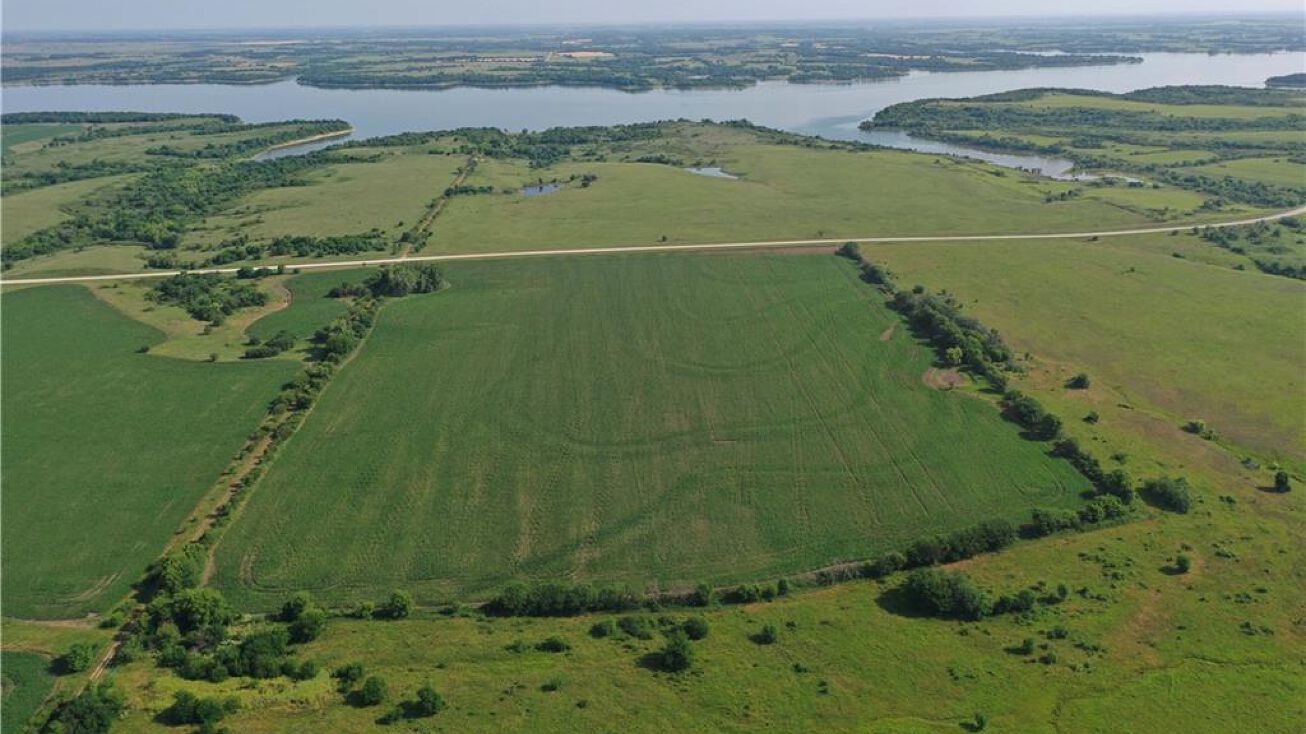 57 W 325th Street, Lebo, KS 66856