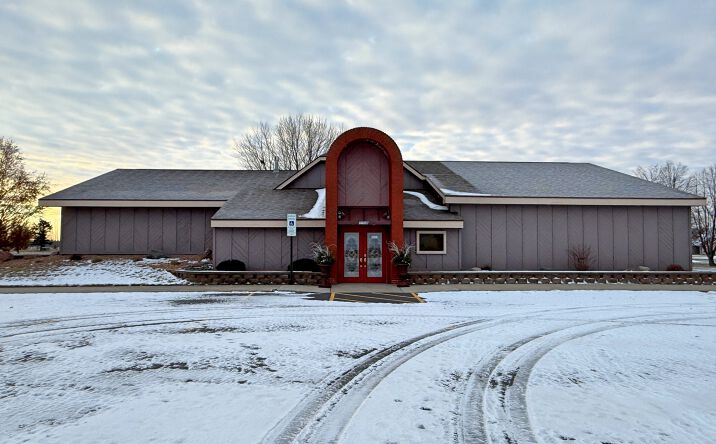 Pictures of Retail, Mixed Use property located at 1708 8th Ave NE, Aberdeen, SD 57401 for sales - image #1
