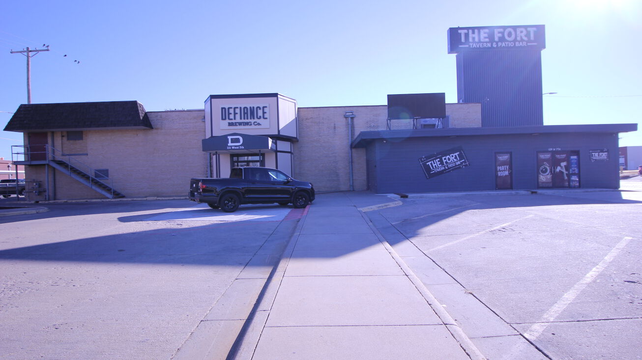 111 W 7th St, Hays, KS 67601