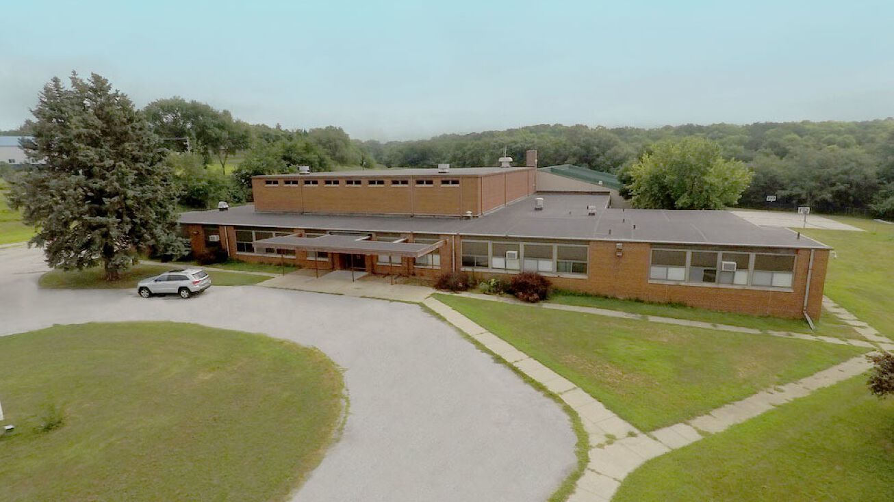 515 Maple Avenue, Nehawka, NE 68413