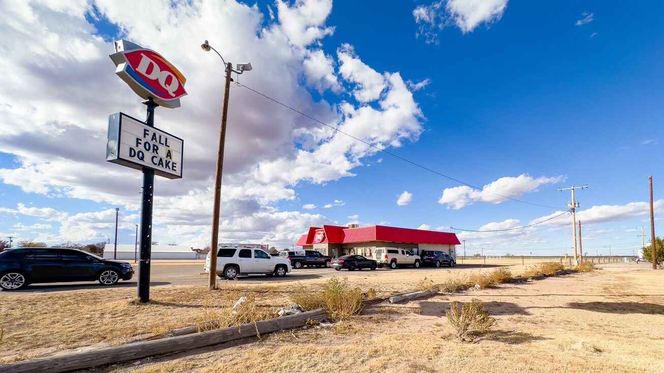 1102 US60, Friona, TX 79035