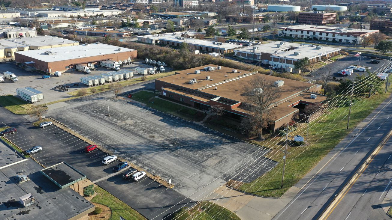 1220 N Lindbergh Blvd, St. Louis, MO 63132