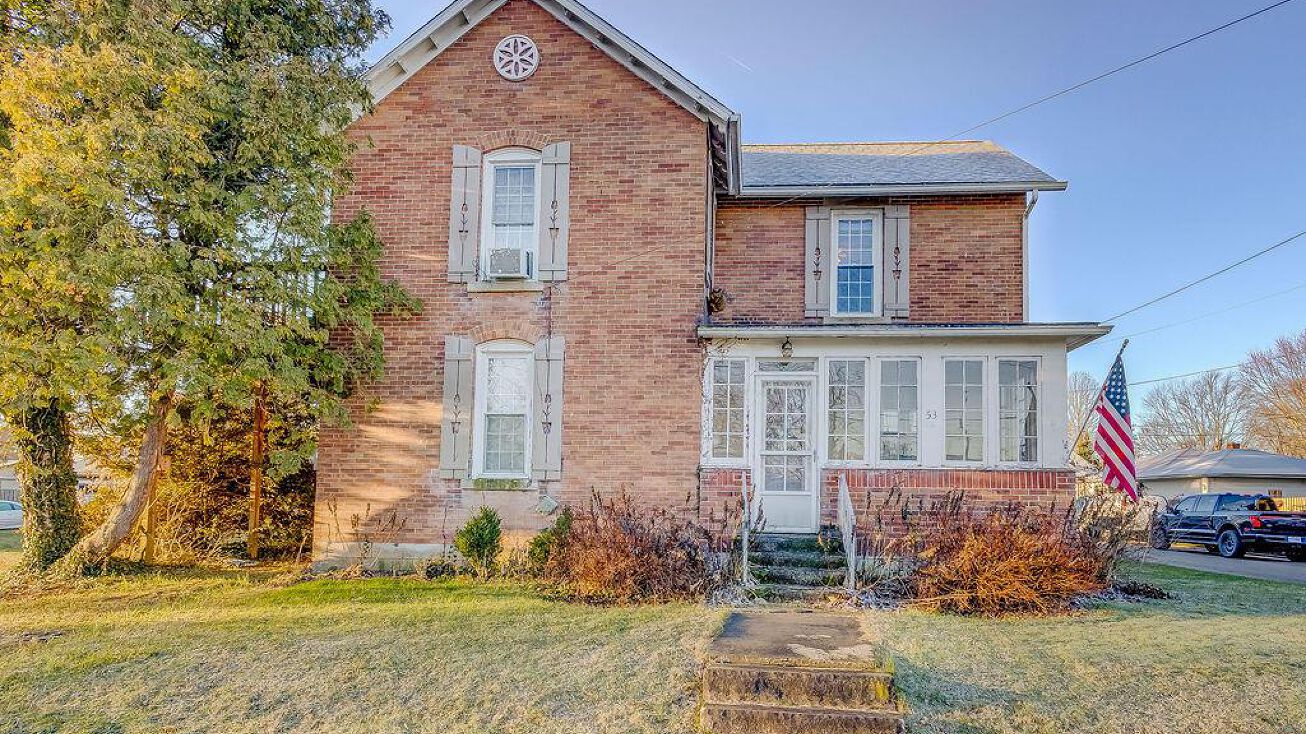 53 S Preston Street, Centerburg, OH 43011