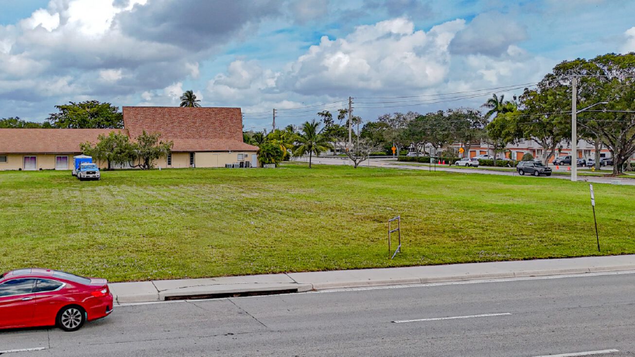 7101 W McNab Rd, Tamarac, FL 33321