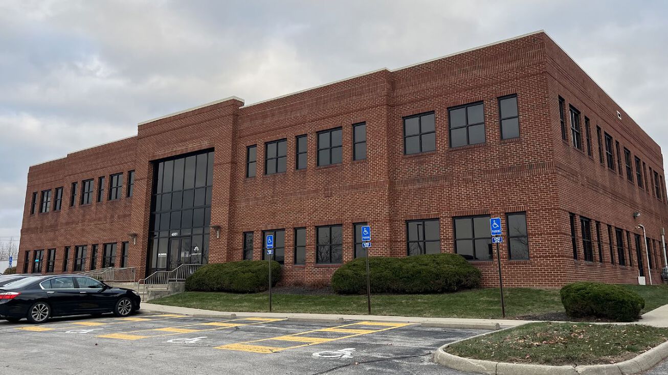 4661 Sawmill Rd, Columbus, OH 43220