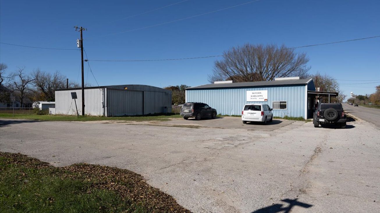 6933 San Marcos Hwy, Prairie Lea, TX 78661