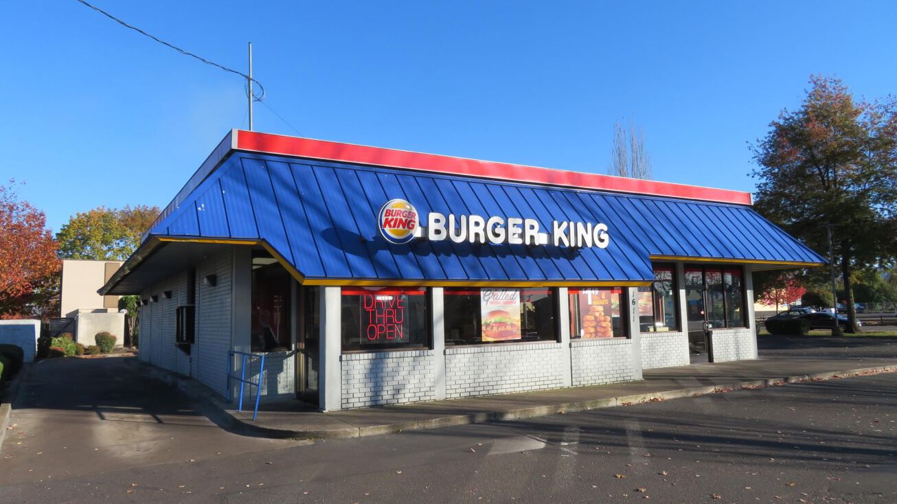 Pictures of Retail property located at 1611 18th St, Springfield, OR 97477 for sales - image #1