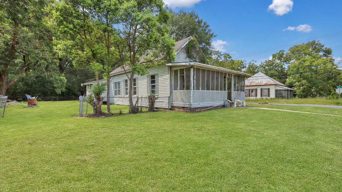 1701 Creswell St, Waycross, GA 31503