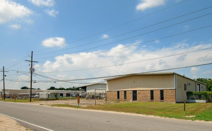 Pictures of Industrial property located at 1500 MacArthur Ave, Harvey, LA 70058, 1512 MacArthur Ave, Harvey, LA 70058, 1524 MacArthur Ave, Harvey, LA 70058 for sales - image #1