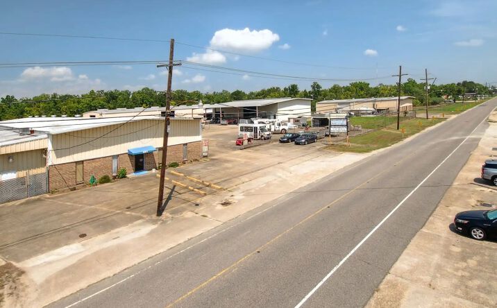 Pictures of Industrial property located at 1500 MacArthur Ave, Harvey, LA 70058, 1512 MacArthur Ave, Harvey, LA 70058, 1524 MacArthur Ave, Harvey, LA 70058 for sales - image #1