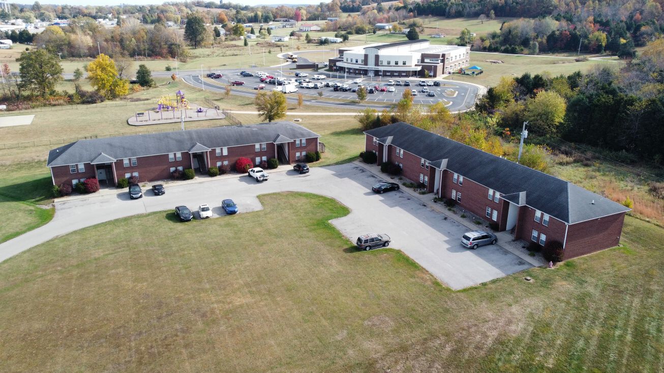 102 Landon Dr, Irvington, KY 40146