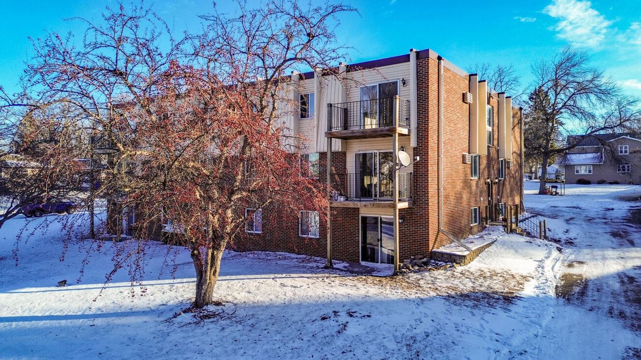 4011 4th St, Lake Park, MN 56554