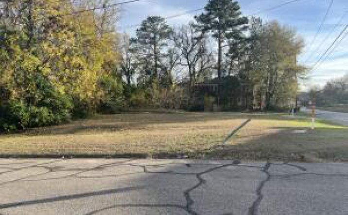Pictures of Special Purpose property located at 1124 26th Avenue, Meridian, MS 39301 for sales - image #1