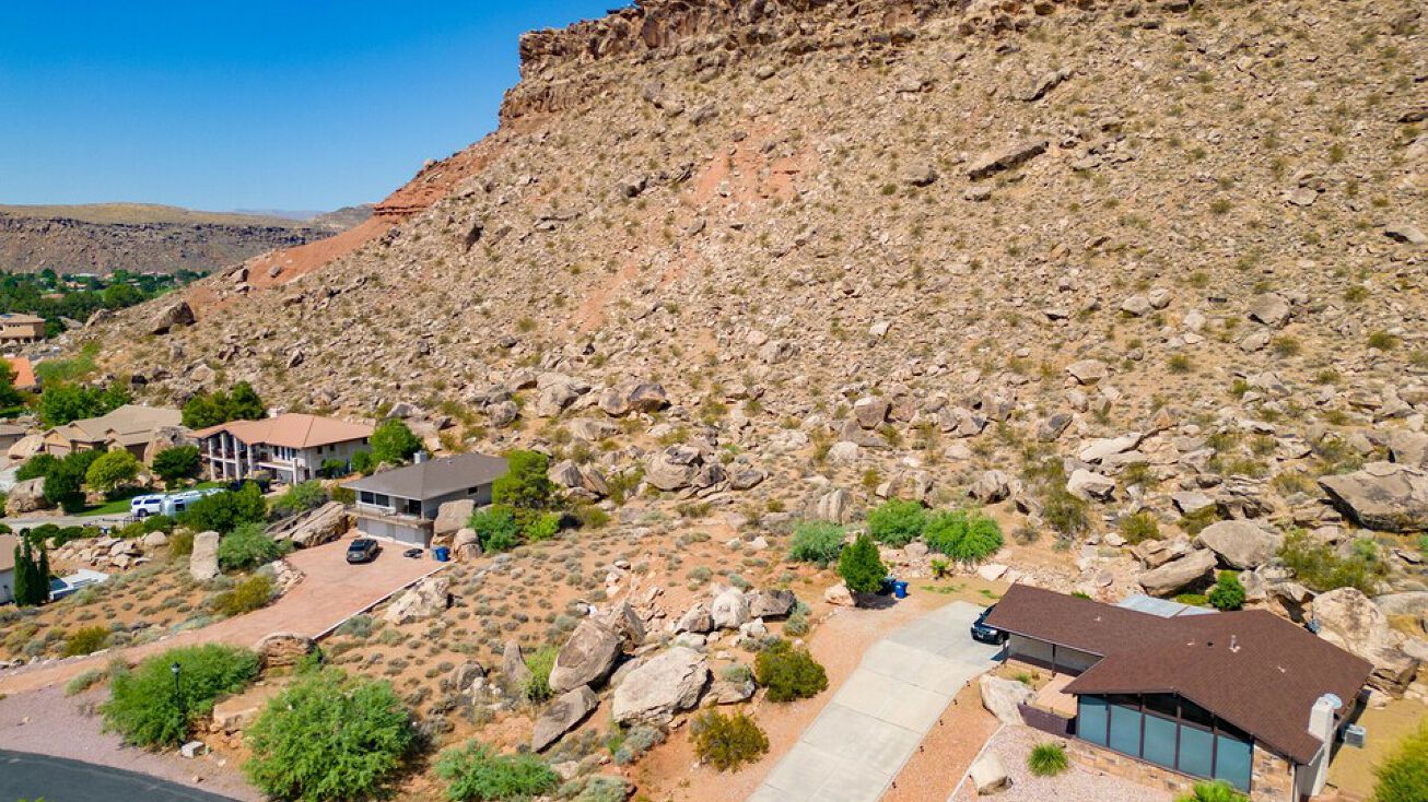 716 Escalante Dr, St. UT 84790