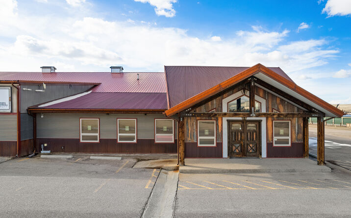 Pictures of Industrial property located at 6797 Wildcat Rd, Evansville, WY 82636 for sales - image #1