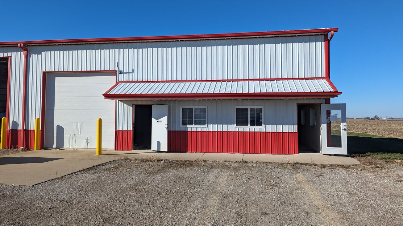 1017 N 33rd St, Mattoon, IL 61938