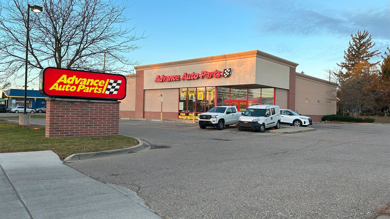 22901 Gratiot Ave, Eastpointe, MI 48021