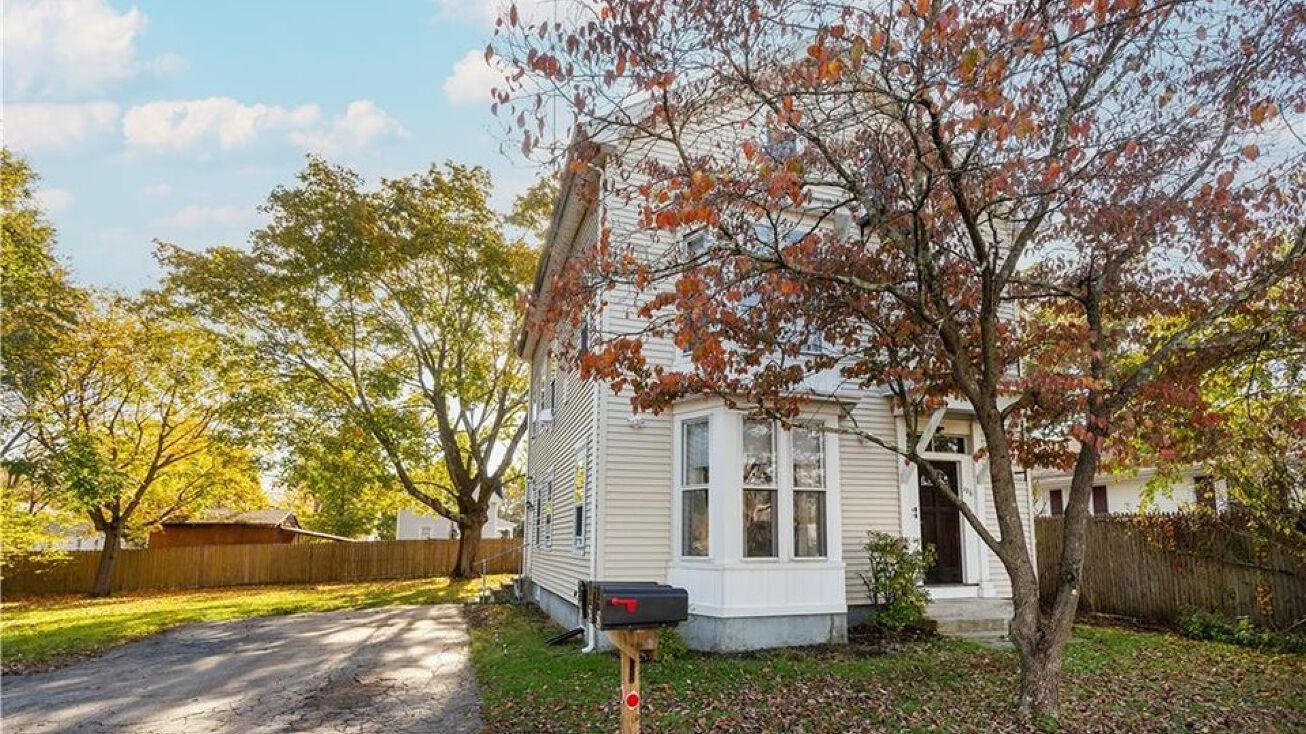126 Washington St, Warwick, RI 02888