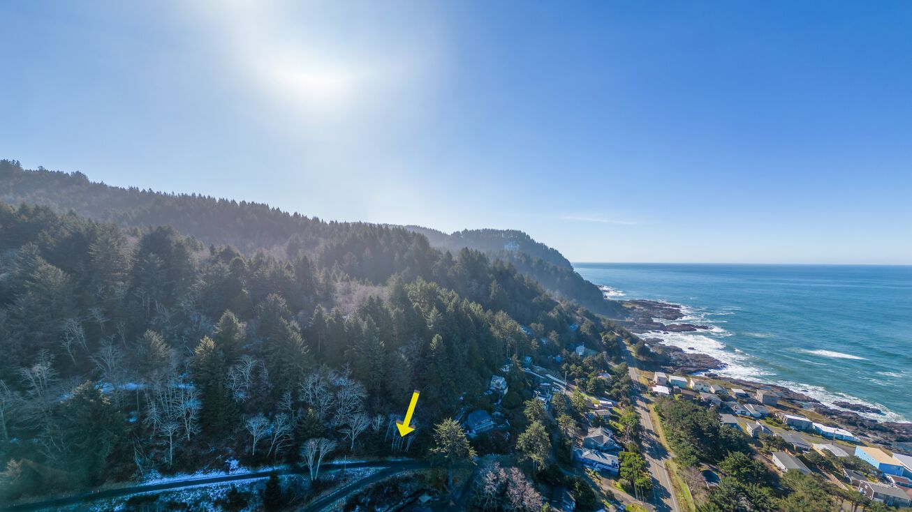 98 Crestview Dr, Yachats, OR 97498