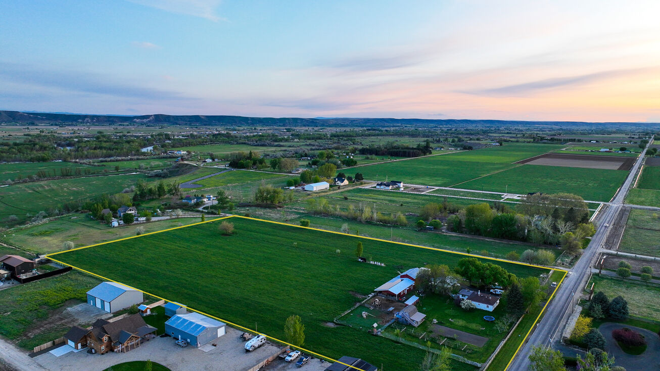 1713 Sunset Dr, Emmett, ID 83617