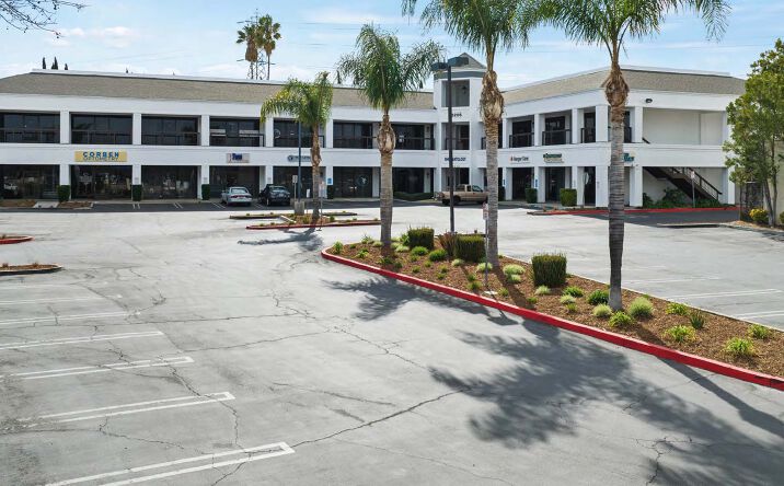 Pictures of Office property located at 23206 Lyons Ave, Santa Clarita, CA 91321 for sales - image #1