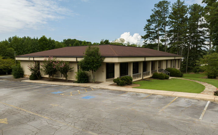 Pictures of Office property located at 1330 N Park St, Carrollton, GA 30117 for sales - image #1