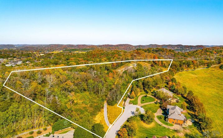 Pictures of Land property located at 402 Lake Valley Dr, Franklin, TN 37069 for sales - image #1