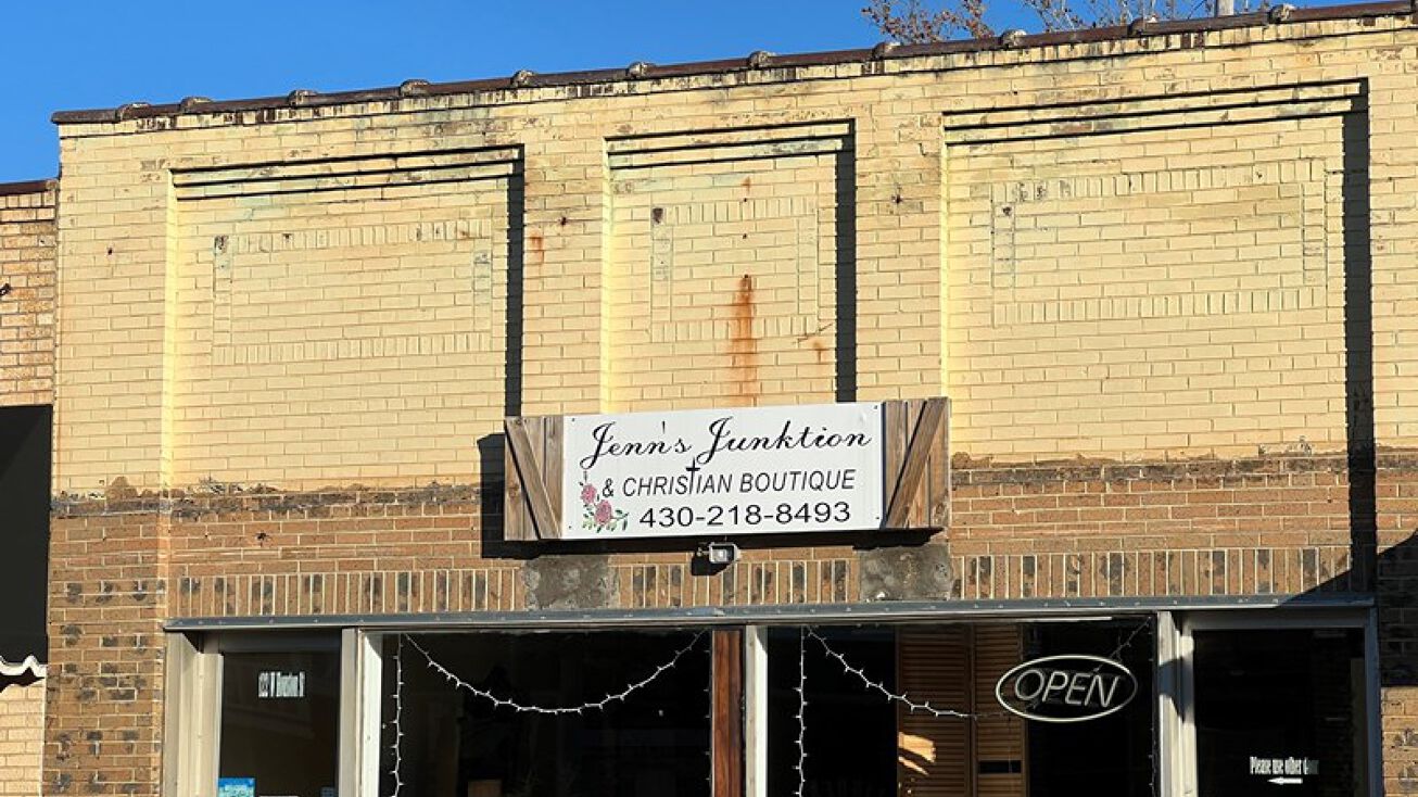 122 W Houston St, Linden, TX 75563