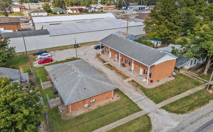 Pictures of Multifamily property located at 507 Washington St, Pawnee, IL 62558 for sales - image #1