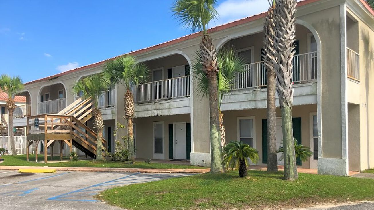 15807 Lemoyne Blvd, Biloxi, MS 39532