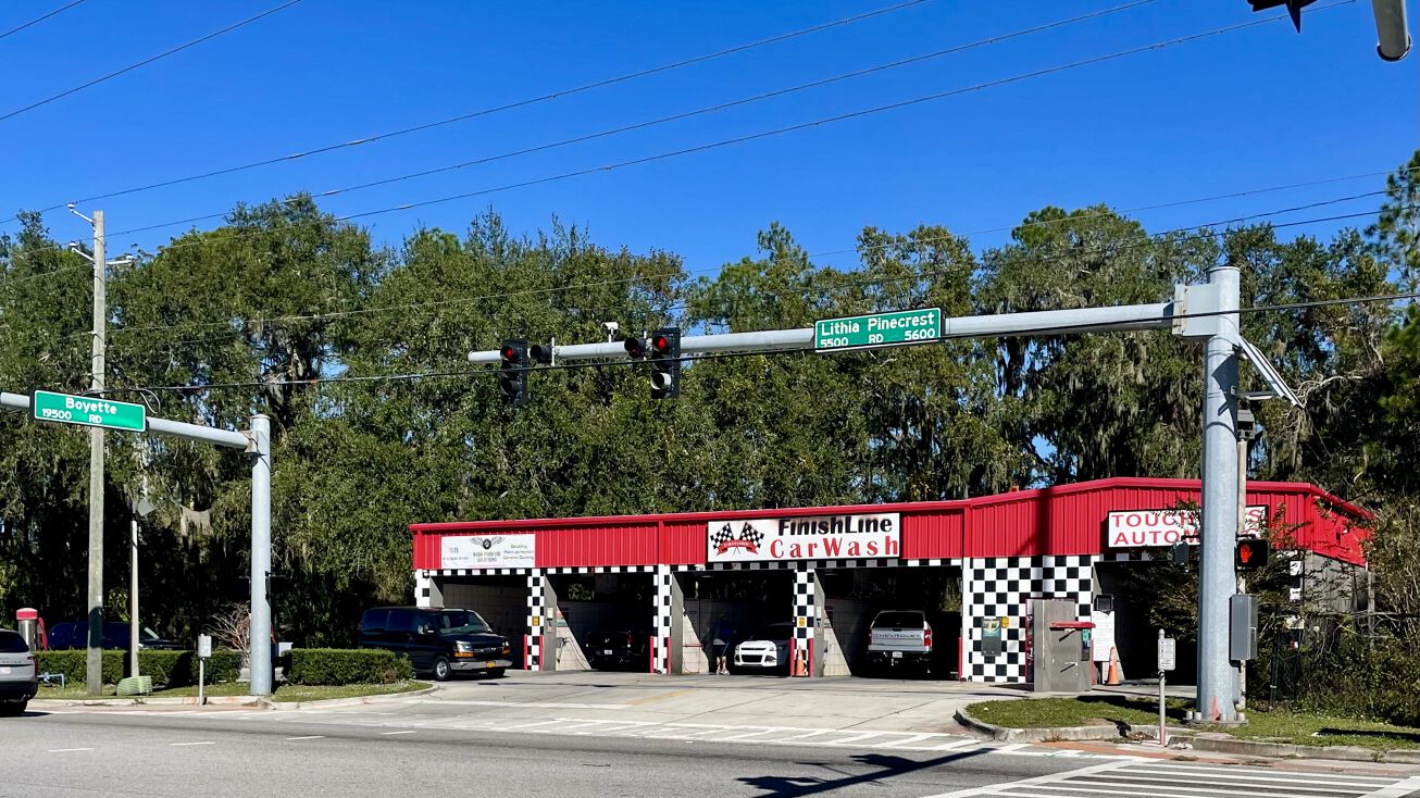 5603 Lithia Pinecrest Rd, Lithia, FL 33547