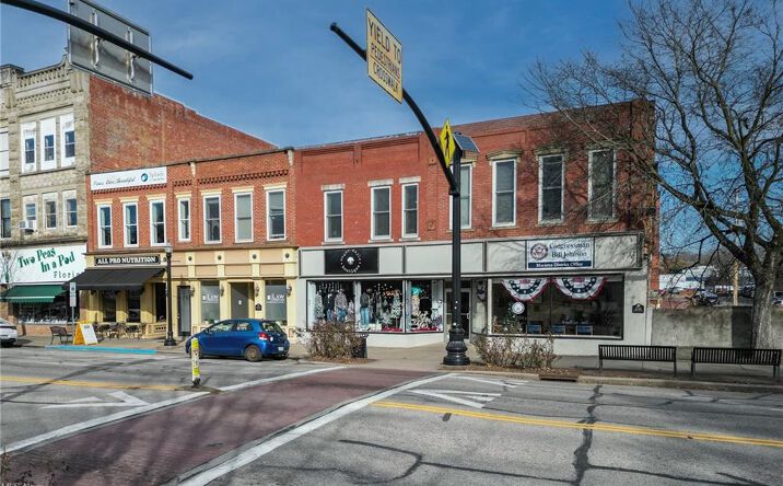 Pictures of Special Purpose property located at 250, 250 1/2, 252, 252 1/ Front Front St., Marietta, OH 45750 for sales - image #1