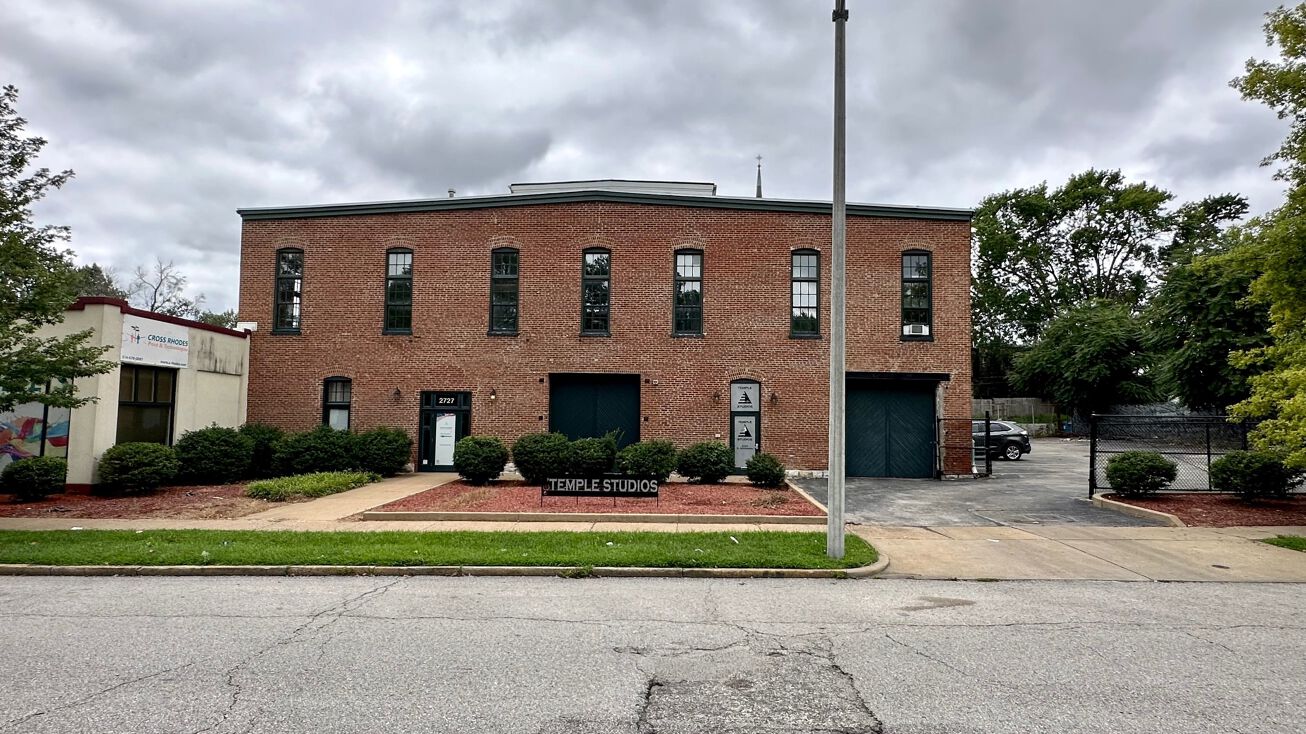 Pictures of Office, Industrial property located at 2727 S Jefferson Ave, St. Louis, MO 63101 for sales - image #1