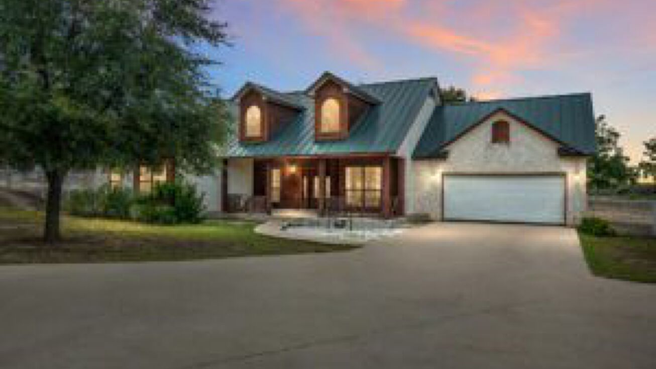 West Co Road 5719, Devine, TX 78016