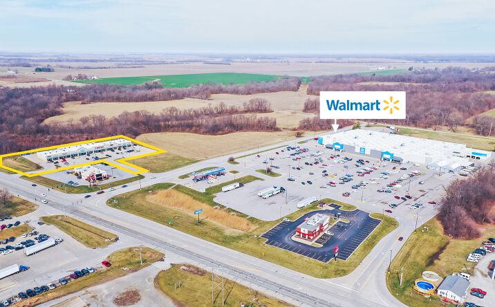Pictures of Retail property located at 103 Baldridge Ln, Salem, IL 62881 for sales - image #1