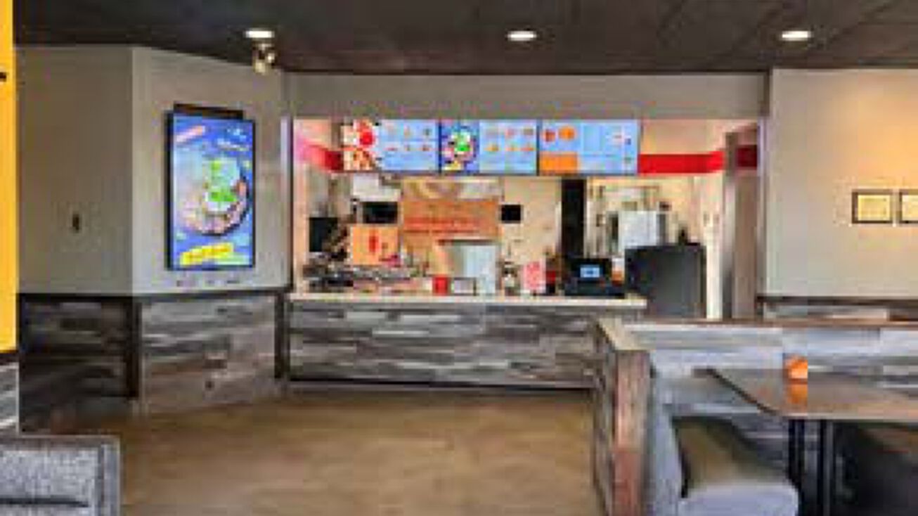 20130 E Valley View Pkwy, Independence, MO 64057