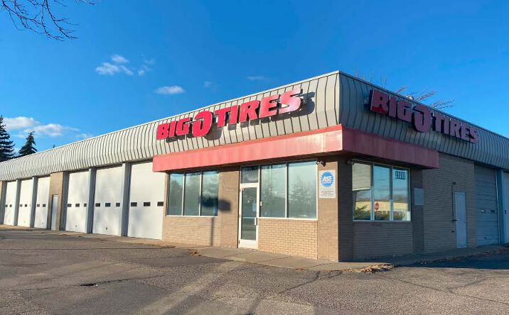 Pictures of Retail property located at 9200 Lyndale Ave S, Minneapolis, MN 55420 for sales - image #1