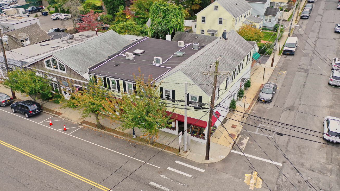 5359 W Main St, Oyster Bay, NY 11771