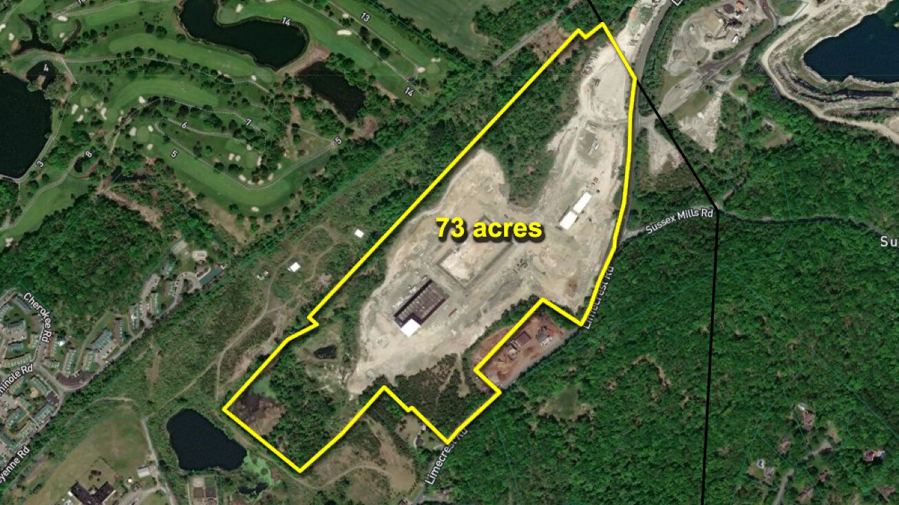 1045 Limecrest Rd, Lafayette, NJ 07848