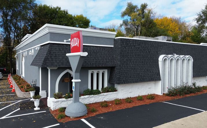Pictures of Retail, Mixed Use property located at 10140 S Roberts Rd, Palos Hills, IL 60465 for sales - image #1