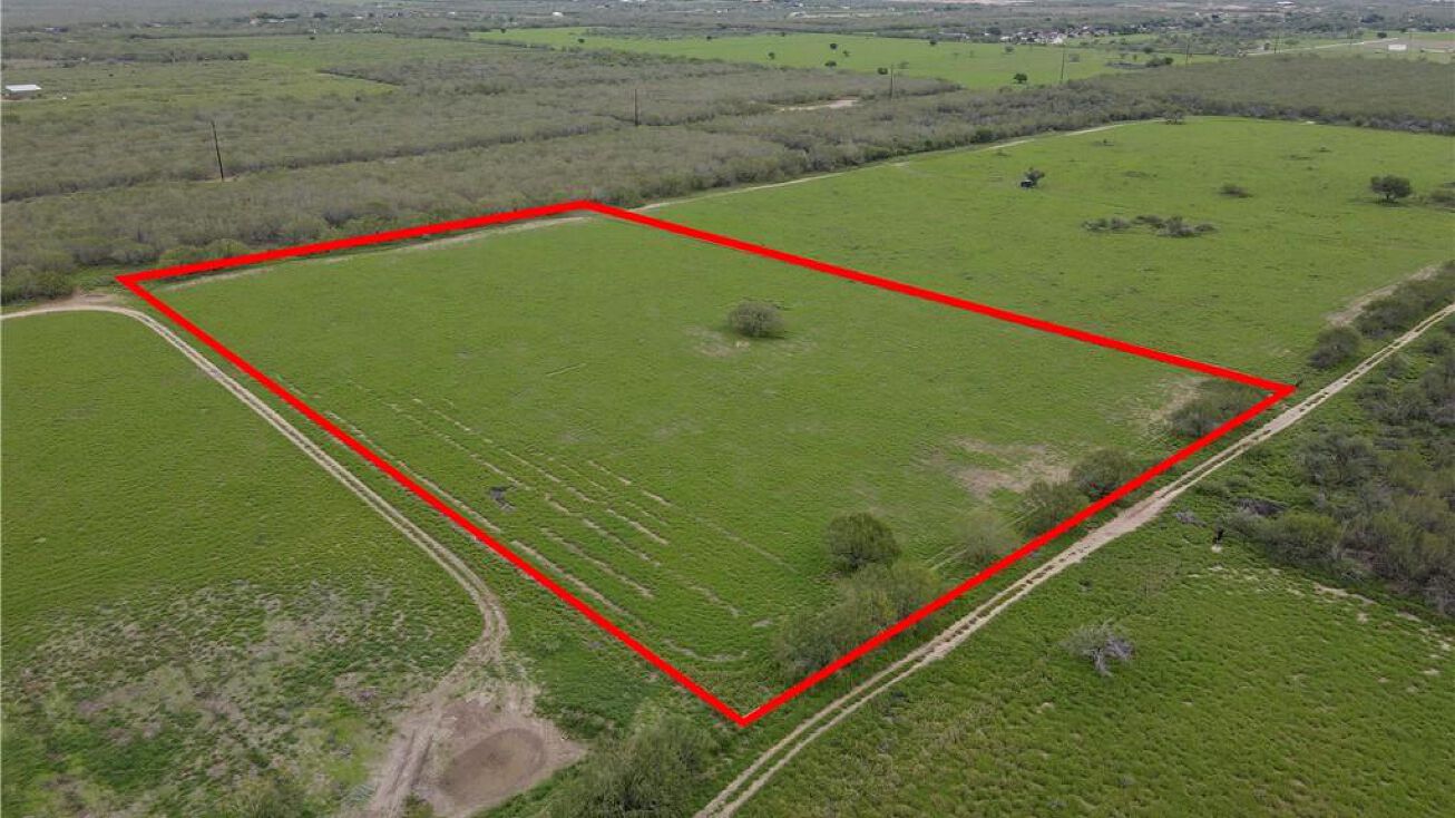 62 Pipeline Road, Rio Grande City, TX 78582