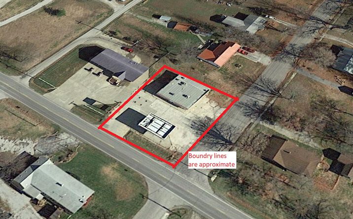 Pictures of Retail property located at 150 N Grand Ave, Greenfield, MO 65661 for sales - image #1